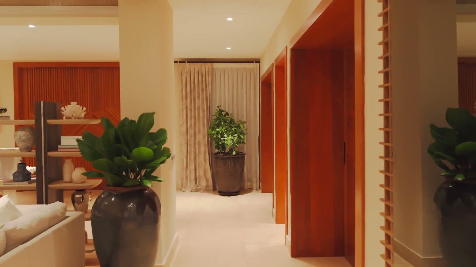 Luz cálida integrada en la arquitectura